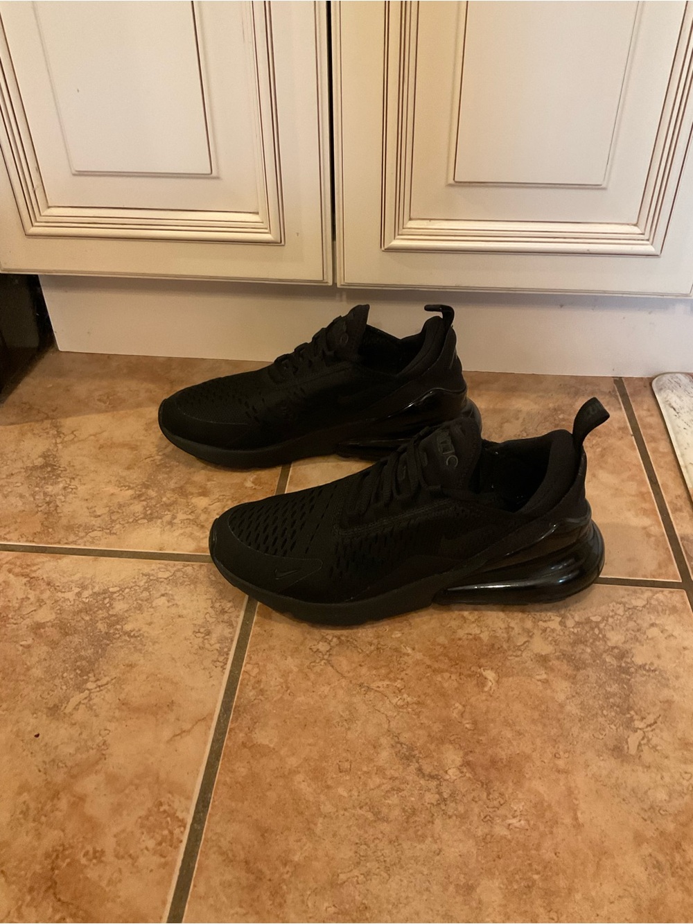 Nike Womens 270 style